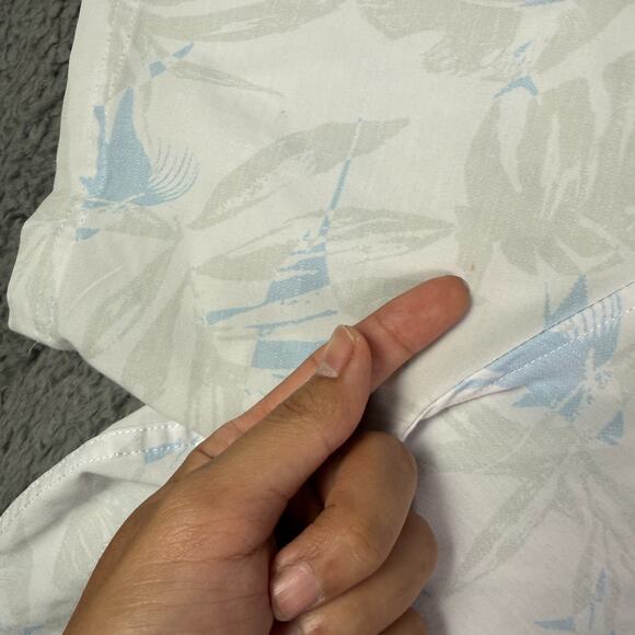 Huk Kona Shirt Mens 3XL White Fishing Performance Stretch Button Down Fish Print - Picture 4 of 13